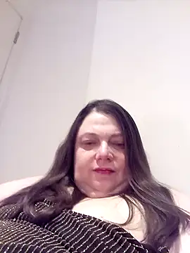 Snapshot of HotHornyEmmaX chatting on February 14, 2025, 5:46 pm HotHornyEmmaX online show from February 14, 2025, 5:46 pm