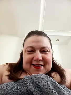 Snapshot of HotHornyEmmaX chatting on April 21, 2026, 11:27 am HotHornyEmmaX online show from April 21, 2026, 11:27 am