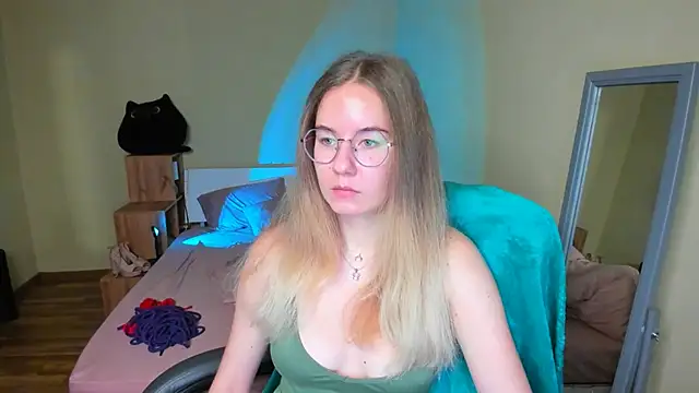 EmilyPaw online show from January 31, 2025, 4:59 pm