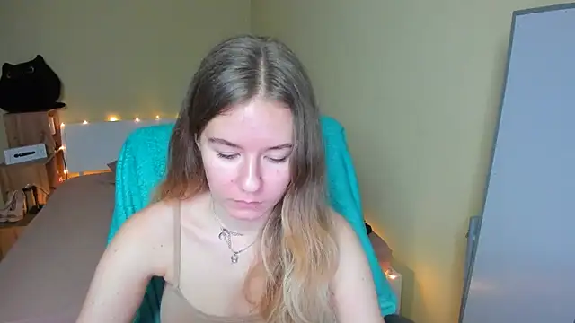 EmilyPaw online show from February 4, 2025, 12:55 pm