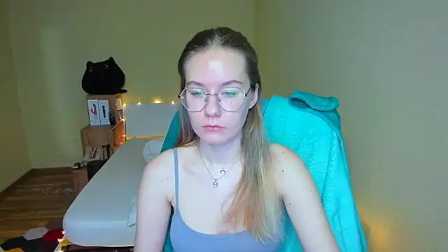 EmilyPaw online show from February 15, 2025, 2:37 am