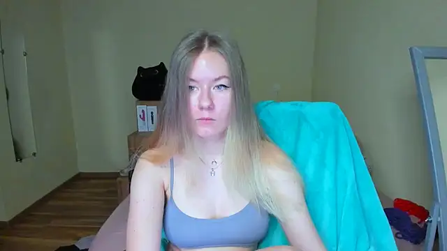 EmilyPaw online show from February 21, 2025, 9:13 am