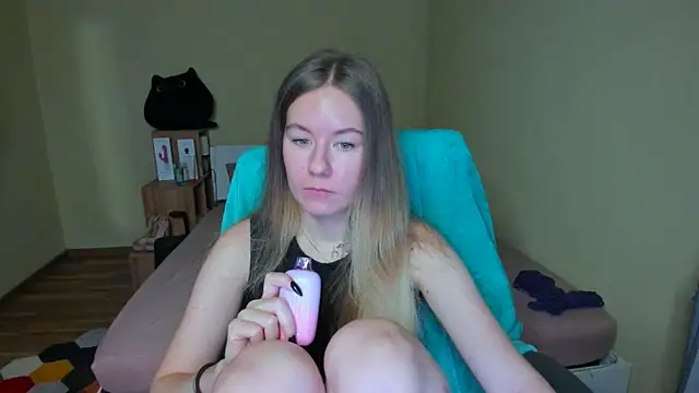 EmilyPaw online show from February 23, 2025, 8:28 am