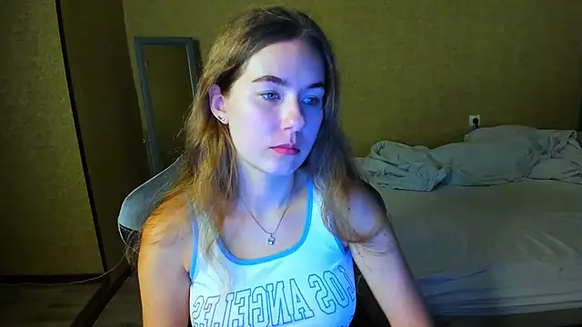 EmilyPaw online show from July 18, 2026, 6:23 pm