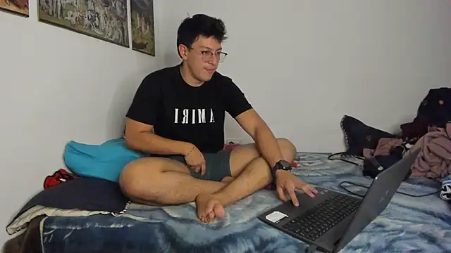 Snapshot of Amon__ashford chatting on March 22, 2025, 7:47 am Amon ashford online show from March 22, 2025, 7:47 am