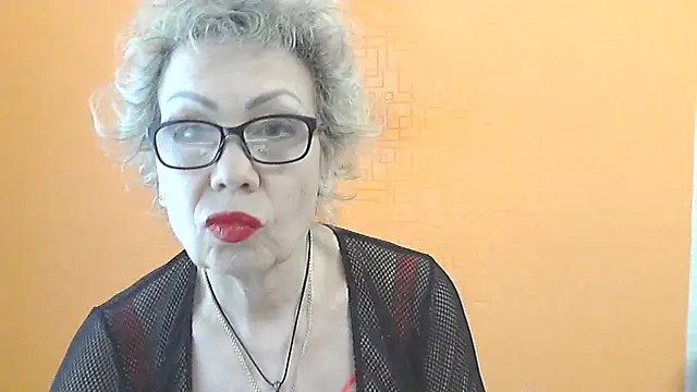 NessyJenixs online show from April 16, 2026, 8:26 am