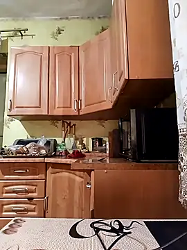 Snapshot of Laura_Kiss chatting on March 22, 2026, 4:10 pm Laura Kiss online show from March 22, 2026, 4:10 pm