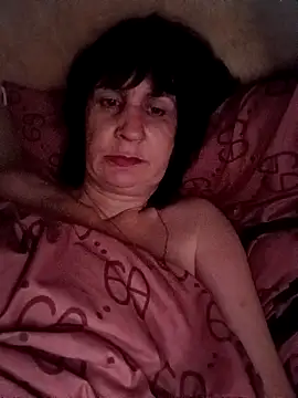 Snapshot of Laura_Kiss chatting on April 20, 2026, 10:11 pm Laura Kiss online show from April 20, 2026, 10:11 pm