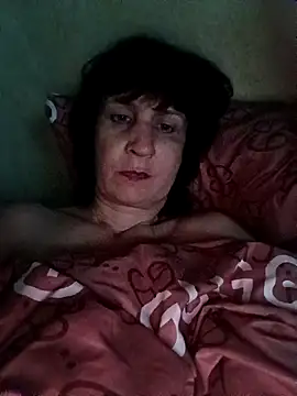 Snapshot of Laura_Kiss chatting on April 21, 2026, 9:39 pm Laura Kiss online show from April 21, 2026, 9:39 pm