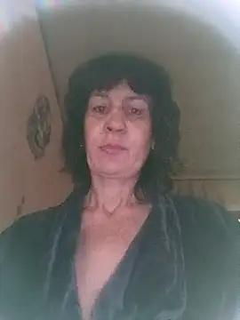 Snapshot of Laura_Kiss chatting on May 11, 2026, 5:35 am Laura Kiss online show from May 11, 2026, 5:35 am
