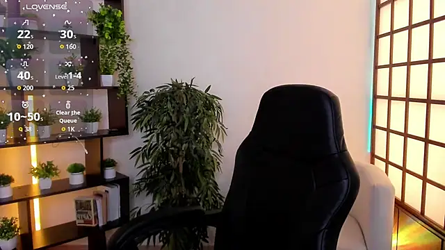 Snapshot of KristineBeauty chatting on June 10, 2026, 8:35 am KristineBeauty online show from June 10, 2026, 8:35 am