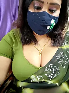 Queenflowerr online show from March 13, 2026, 4:57 pm