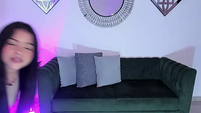 Layla Breezee online show from March 5, 2026, 11:50 am