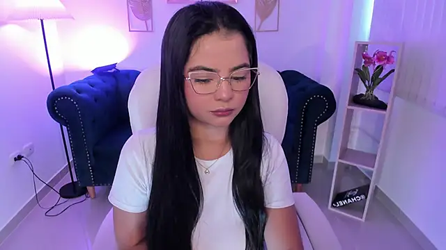 Layla Breezee online show from March 14, 2026, 11:48 am