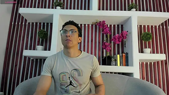 ApoloCruz online show from May 16, 2026, 3:36 am