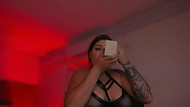 bonnieAn online show from November 15, 2025, 11:18 am