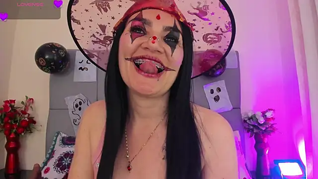 scarlet hit online show from November 2, 2025, 5:10 am