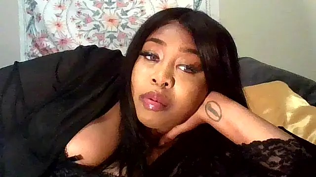 angeliquebelcali online show from October 13, 2025, 6:41 pm