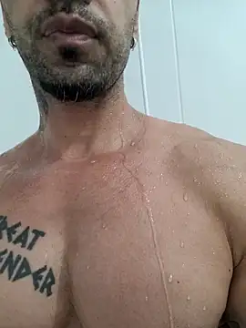 Snapshot of badbrown chatting on March 6, 2025, 4:30 am badbrown online show from March 6, 2025, 4:30 am