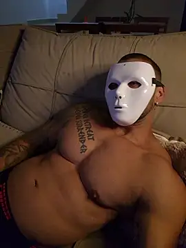 Snapshot of badbrown chatting on December 4, 2025, 2:32 am badbrown online show from December 4, 2025, 2:32 am