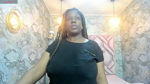 nefertiti ebony online show from October 15, 2025, 4:40 pm