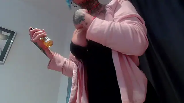 serena  vedette online show from December 1, 2025, 10:31 am