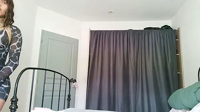 serena  vedette online show from February 28, 2026, 1:23 pm