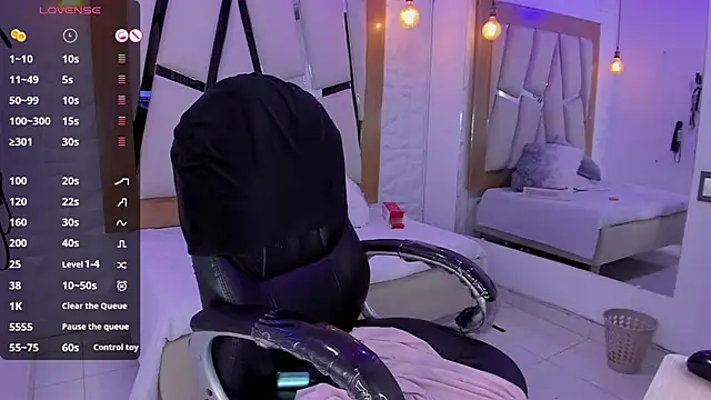 Snapshot of Belinda_Braund chatting on February 17, 2025, 3:53 pm Belinda Braund online show from February 17, 2025, 3:53 pm