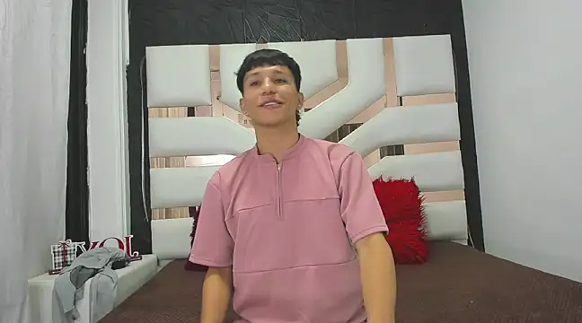 Snapshot of MarckPassion chatting on February 21, 2025, 1:11 pm MarckPassion online show from February 21, 2025, 1:11 pm