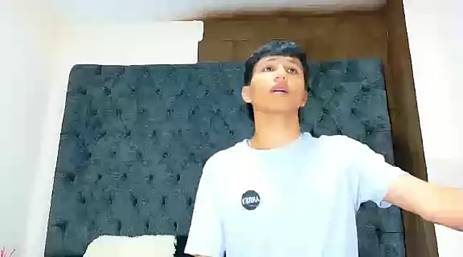 Snapshot of MarckPassion chatting on March 19, 2025, 12:56 pm MarckPassion online show from March 19, 2025, 12:56 pm