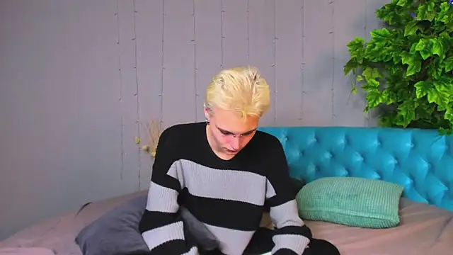 DemianEnglen online show from February 3, 2025, 2:47 am