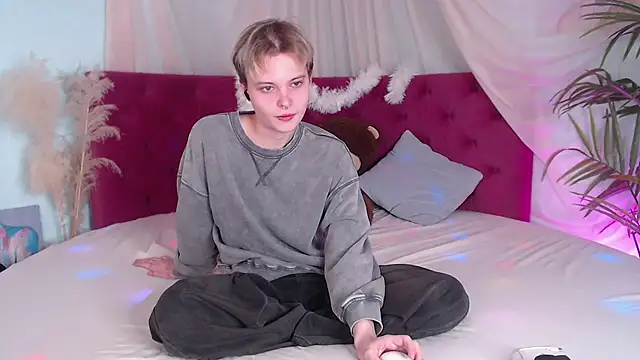 DemianEnglen online show from September 23, 2025, 9:51 pm