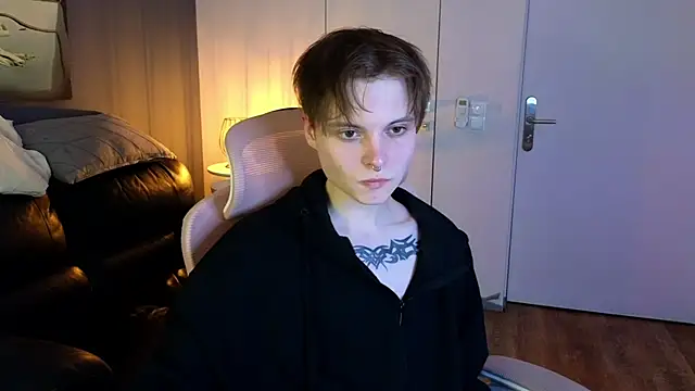 Snapshot of DemianEnglen chatting on June 1, 2026, 12:23 am DemianEnglen online show from June 1, 2026, 12:23 am