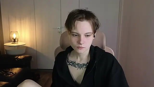 Snapshot of DemianEnglen chatting on June 1, 2026, 10:11 pm DemianEnglen online show from June 1, 2026, 10:11 pm