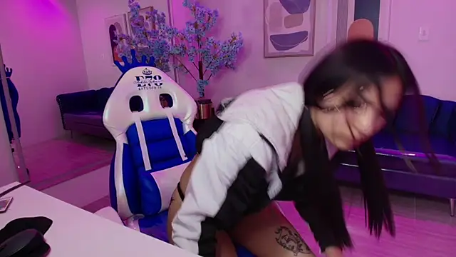 Charlotte ethan online show from January 25, 2025, 6:34 am