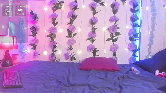 izan 20 online show from March 26, 2026, 8:14 pm