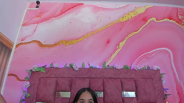 scarlett  evans  online show from July 14, 2026, 6:24 pm