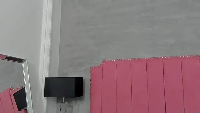 Snapshot of Alaia_Colins chatting on December 3, 2025, 6:54 am Alaia Colins online show from December 3, 2025, 6:54 am