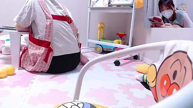 Snapshot of NA-KAREN-V8 chatting on October 24, 2025, 1:07 pm NA-KAREN-V8 online show from October 24, 2025, 1:07 pm