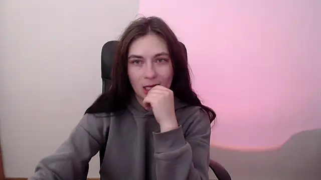 AmandaJi  online show from December 4, 2025, 7:06 am