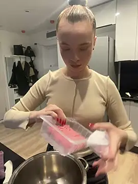  Babygirl   online show from January 29, 2025, 4:08 pm