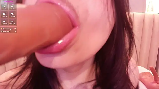 Naomymonroe  online show from November 23, 2025, 5:24 pm