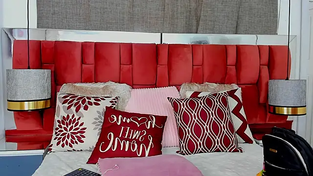 NatyParker online show from September 17, 2025, 1:46 pm