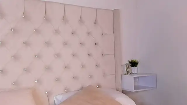 bella bloomg online show from January 29, 2025, 1:16 am