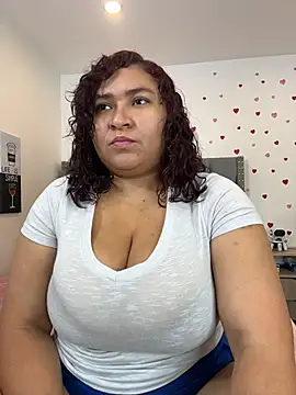 Snapshot of KarlaWild chatting on April 25, 2026, 5:43 pm KarlaWild online show from April 25, 2026, 5:43 pm