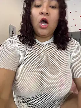 Snapshot of KarlaWild chatting on May 1, 2026, 6:56 pm KarlaWild online show from May 1, 2026, 6:56 pm