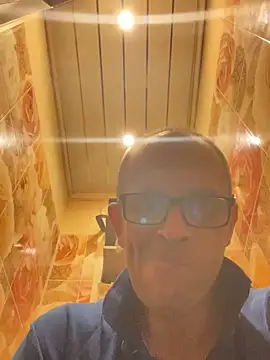 MaxDevilWhite online show from February 28, 2026, 8:43 pm