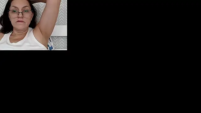 Snapshot of Soffya_Soy chatting on November 1, 2025, 10:56 pm Soffya Soy online show from November 1, 2025, 10:56 pm