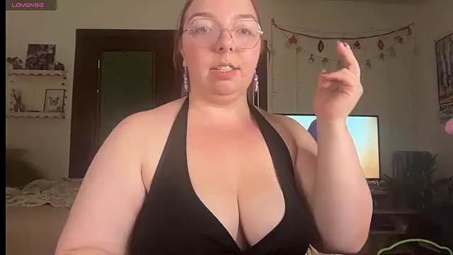 Snapshot of curvycate127 chatting on June 9, 2026, 6:58 am curvycate127 online show from June 9, 2026, 6:58 am