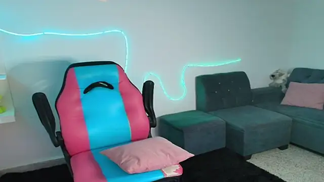 Snapshot of gisell363472 chatting on November 9, 2025, 11:14 pm gisell363472 online show from November 9, 2025, 11:14 pm